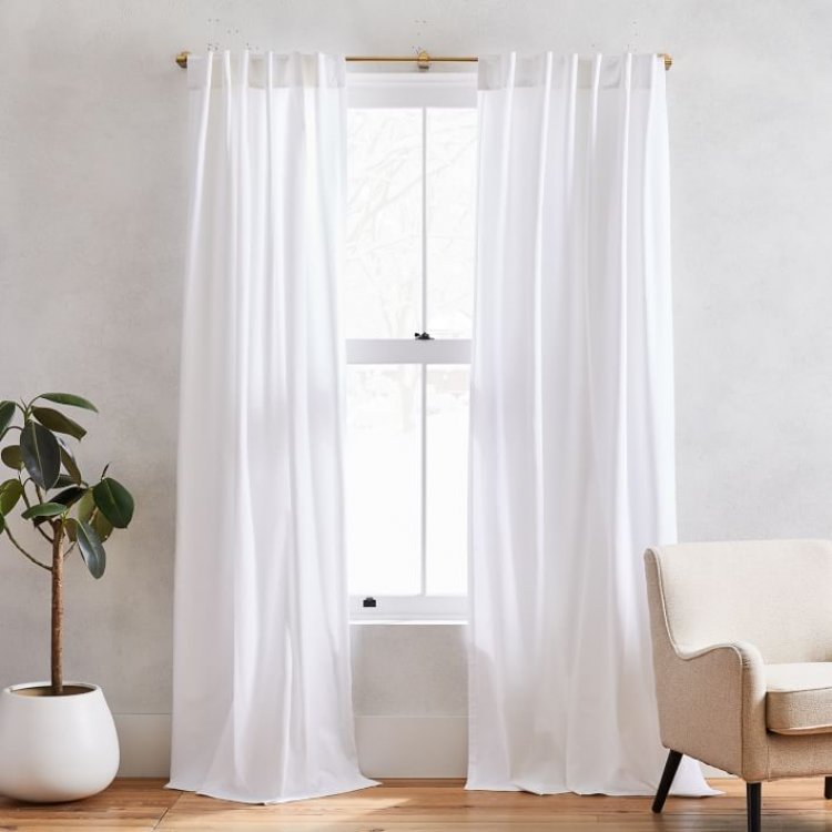 Curtains Give Luxury Looks to the Room